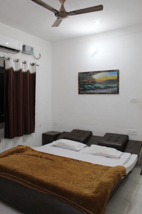 Sunset Backpackers Hostel Orchha Extérieur photo